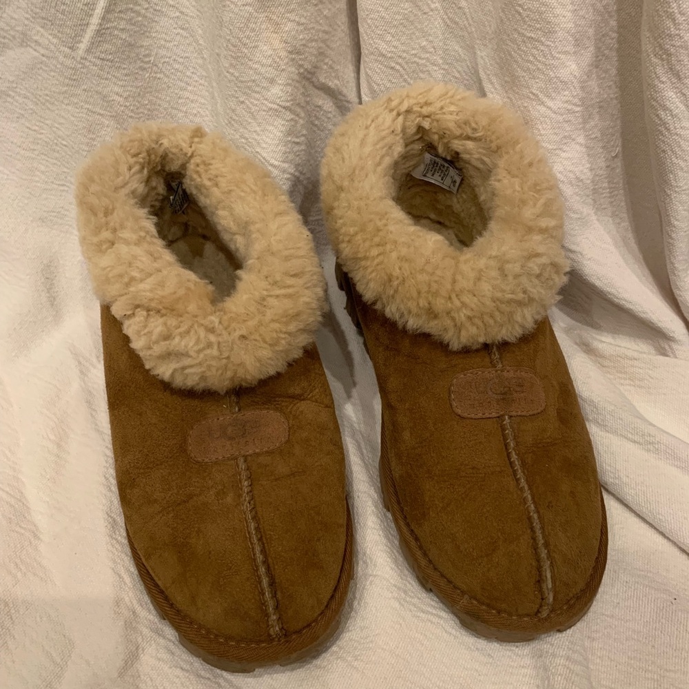 Ugg Slippers - Men’s 9